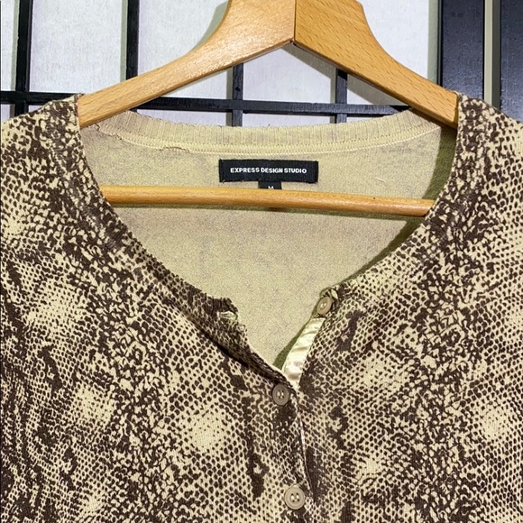 Express Design Studio Sweater Size M - Picture 5 of 7